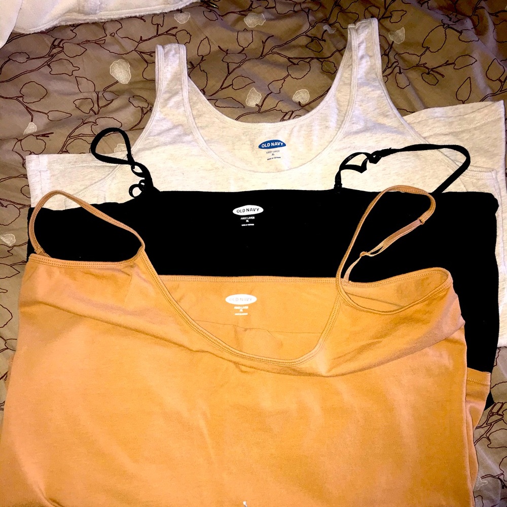 Like-new Old Navy 1st layer tanks; free Luxe tank!